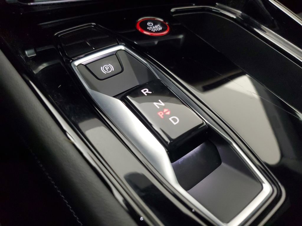 Used 2024 Audi e-tron GT Premium Plus image 32