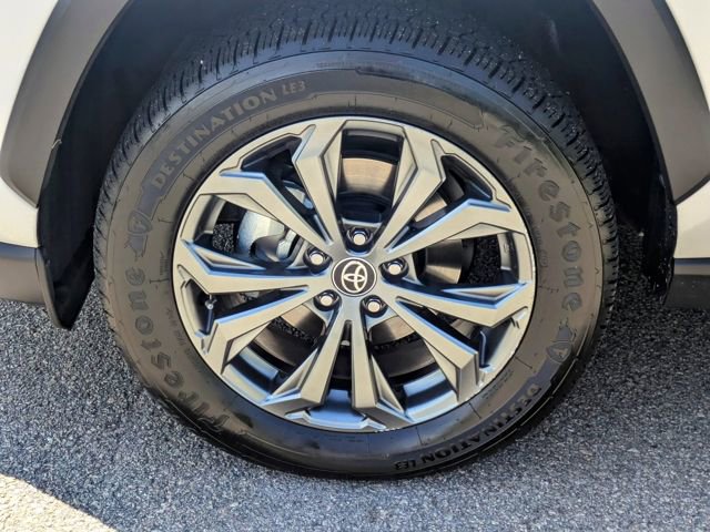 Used 2024 Toyota RAV4 XLE Premium image 14
