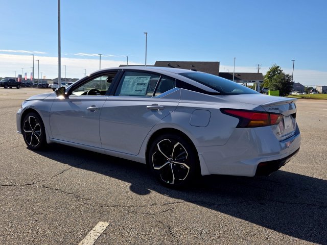 New 2026 Nissan Altima 2.5 SR w/ SR Premium Package FWD image 9