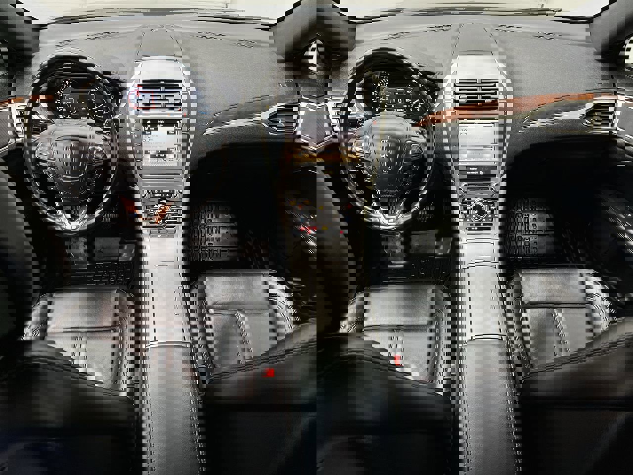 Used 2017 Lincoln MKZ Select w/ Climate Package image 4