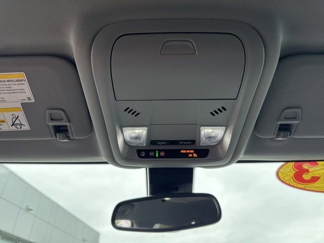 Used 2023 GMC Terrain SLE w/ Driver Convenience Package image 15