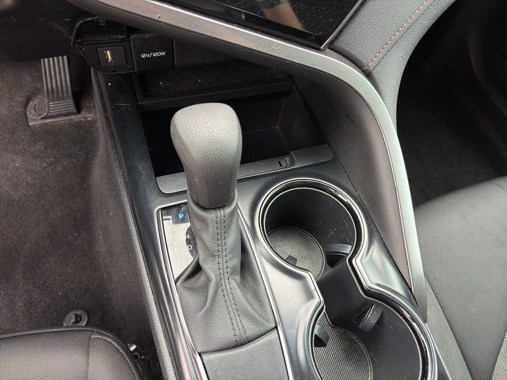 Used 2020 Toyota Camry LE FWD image 11