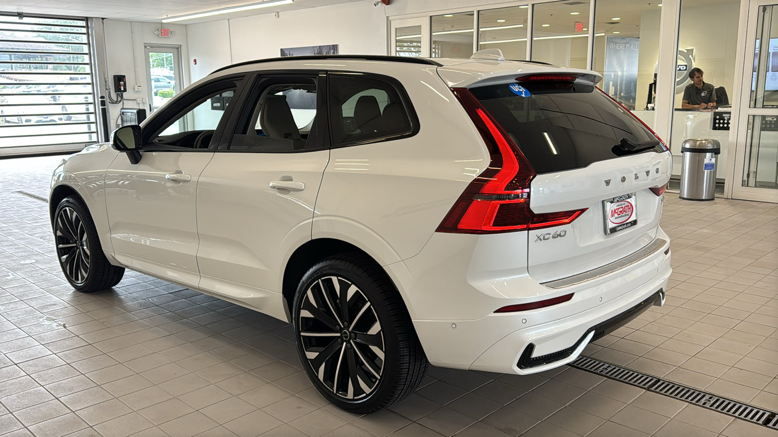 Used 2026 Volvo XC60 B5 Ultra AWD/4WD image 7