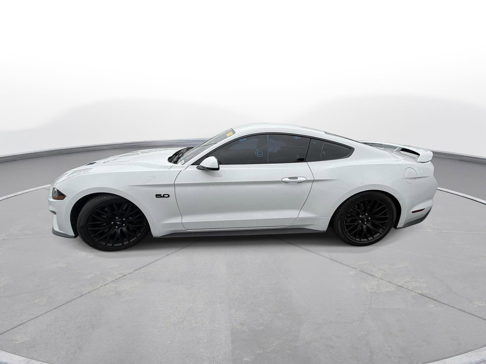 Used 2021 Ford Mustang GT Premium w/ GT Performance Package RWD image 9