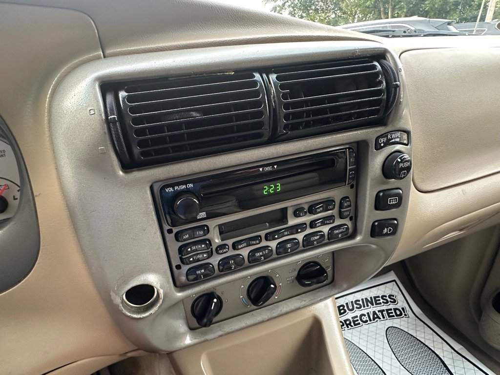 Used 2003 Ford Explorer image 16