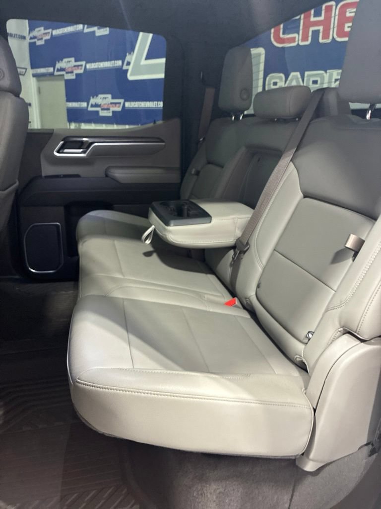 Used 2022 Chevrolet Silverado 1500 LTZ w/ Z71 Off-Road Package AWD/4WD image 37