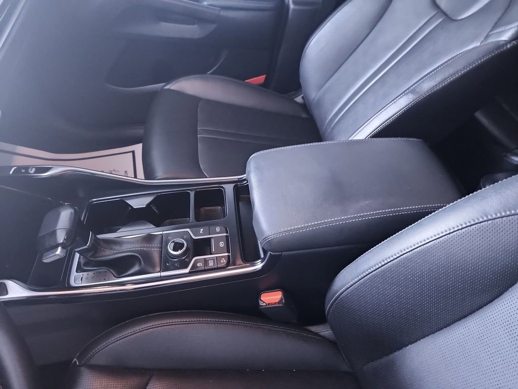Used 2025 Kia Sorento S image 21