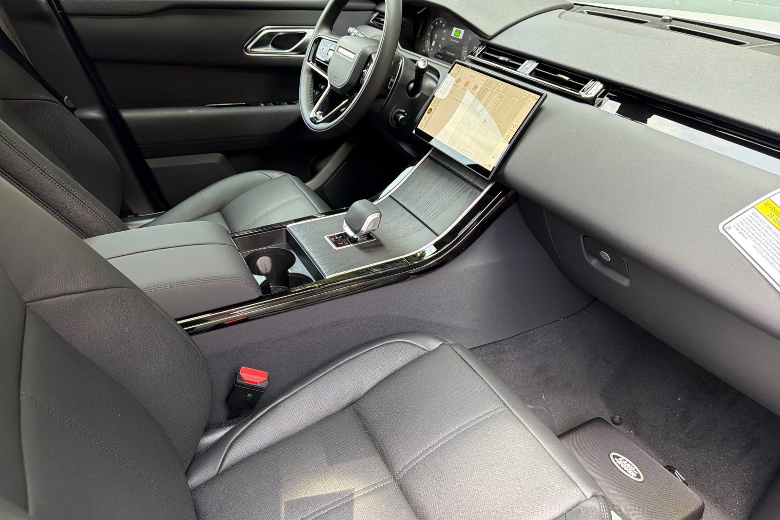 New 2026 Land Rover Range Rover Velar S AWD/4WD image 28