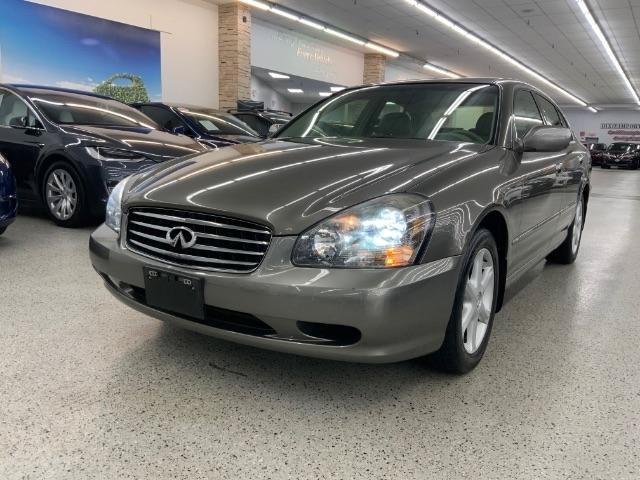 Used 2004 INFINITI Q45 Luxury RWD image 2