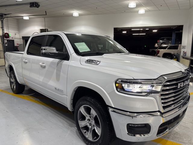 Used 2025 RAM 1500 Laramie AWD/4WD image 3