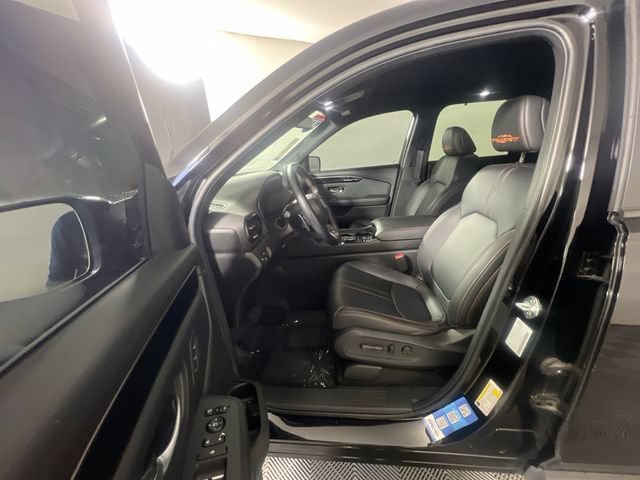 Used 2023 Honda Pilot TrailSport image 14