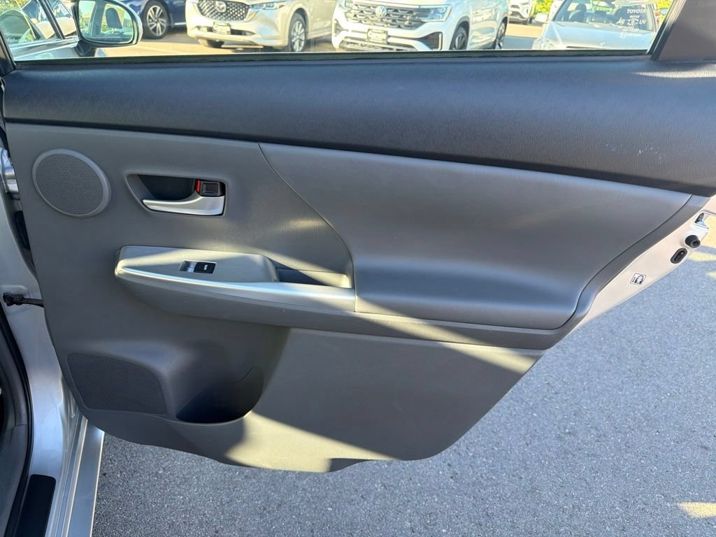 Used 2014 Toyota Prius V Five FWD image 14
