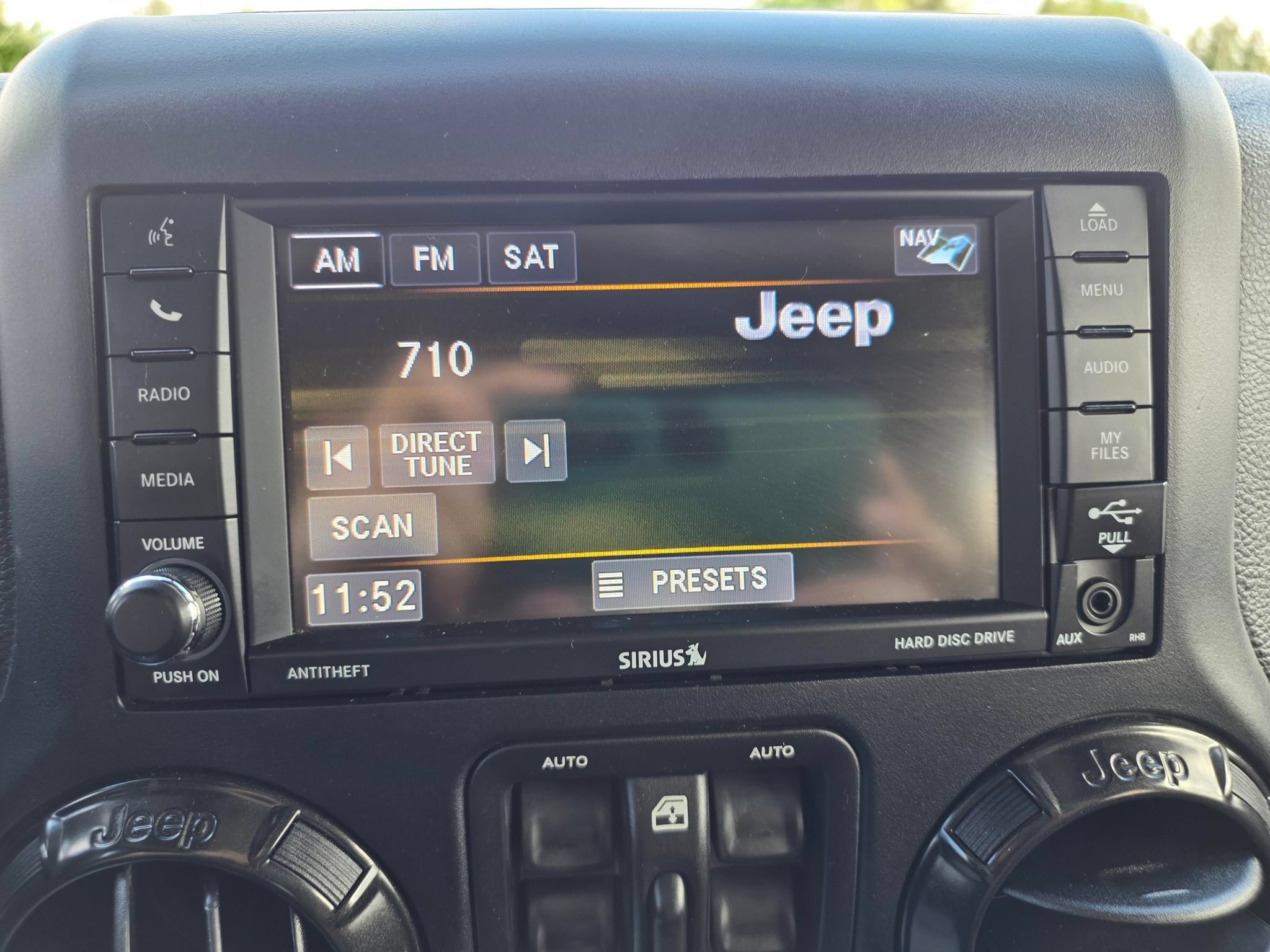 Used 2017 Jeep Wrangler Unlimited Rubicon AWD/4WD image 14