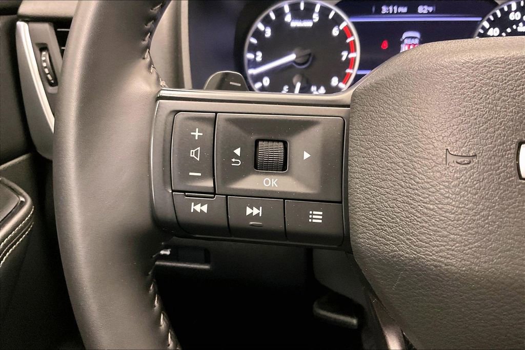 Certified 2025 Nissan Rogue SV FWD image 18