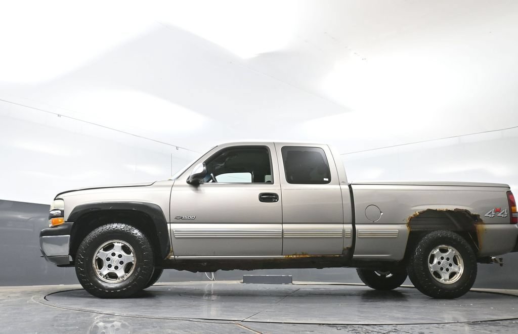 Used 2001 Chevrolet Silverado 1500 LS w/ Firm Ride Suspension Pkg AWD/4WD image 28