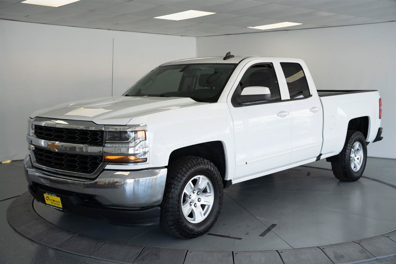 Used 2018 Chevrolet Silverado 1500 LT w/ Trailering Package AWD/4WD image 3