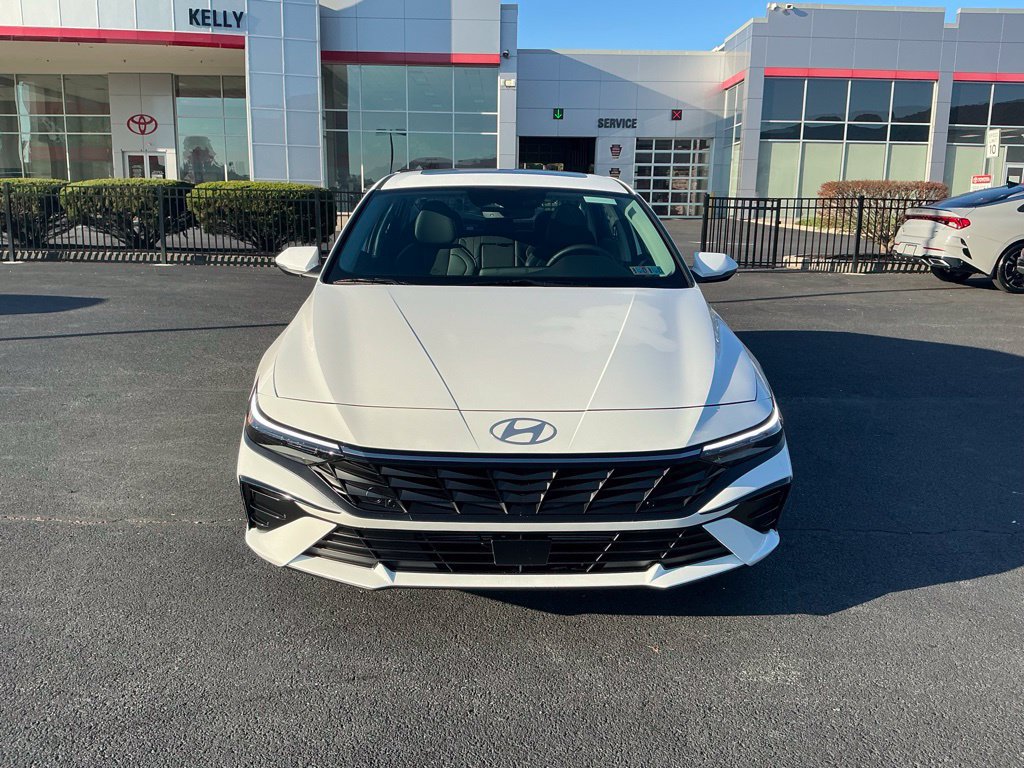 Certified 2026 Hyundai Elantra Limited FWD image 2