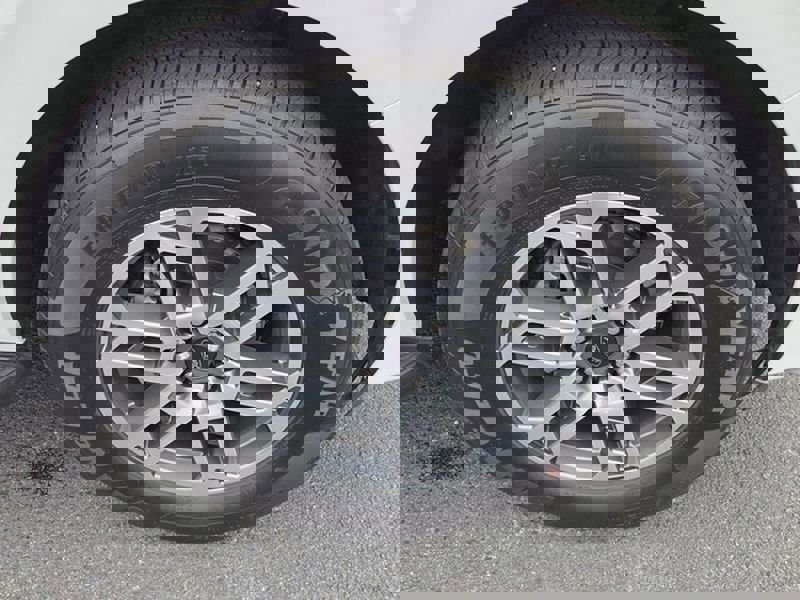 Used 2025 Ford Expedition Active image 20