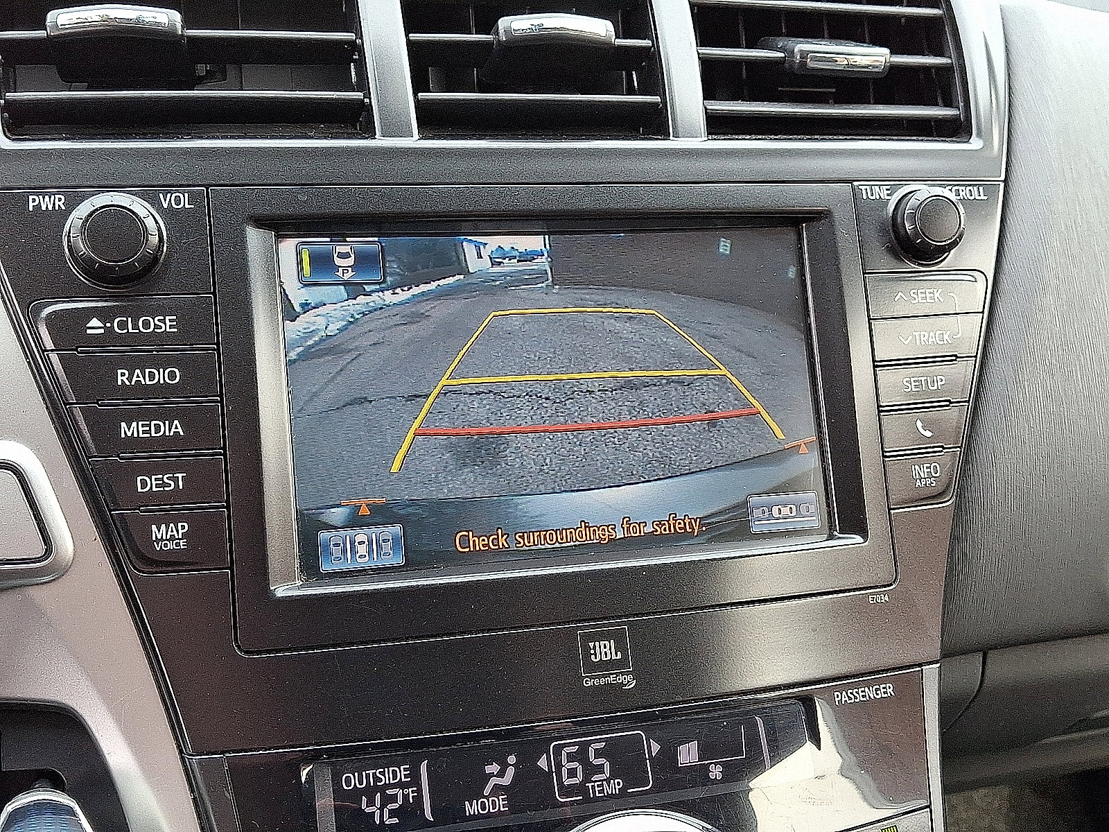 Used 2014 Toyota Prius V Five image 20