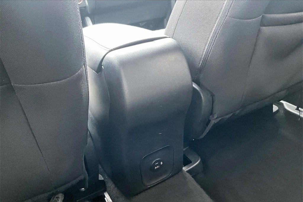 Used 2022 Ford Escape SE image 29