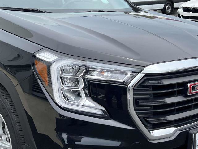 Used 2023 GMC Terrain SLE w/ Driver Convenience Package AWD/4WD image 12