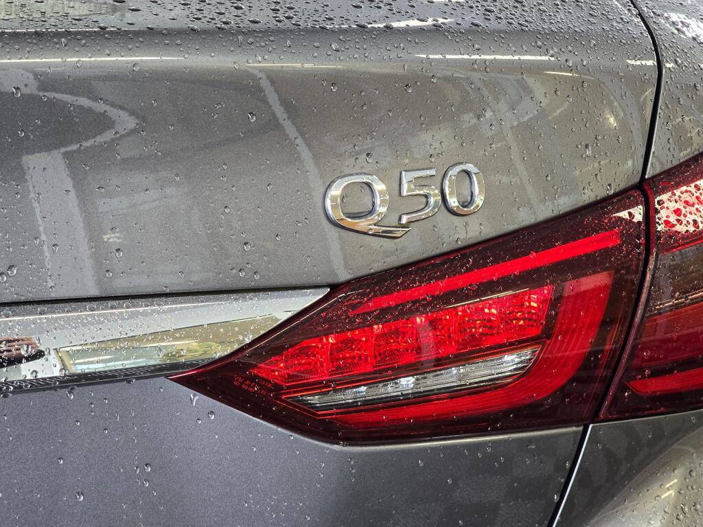 Used 2019 INFINITI Q50 Luxe w/ Essential Package (3.0T Luxe) AWD/4WD image 14