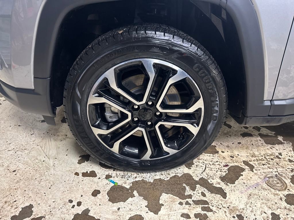 Certified 2024 Jeep Compass Limited image 11