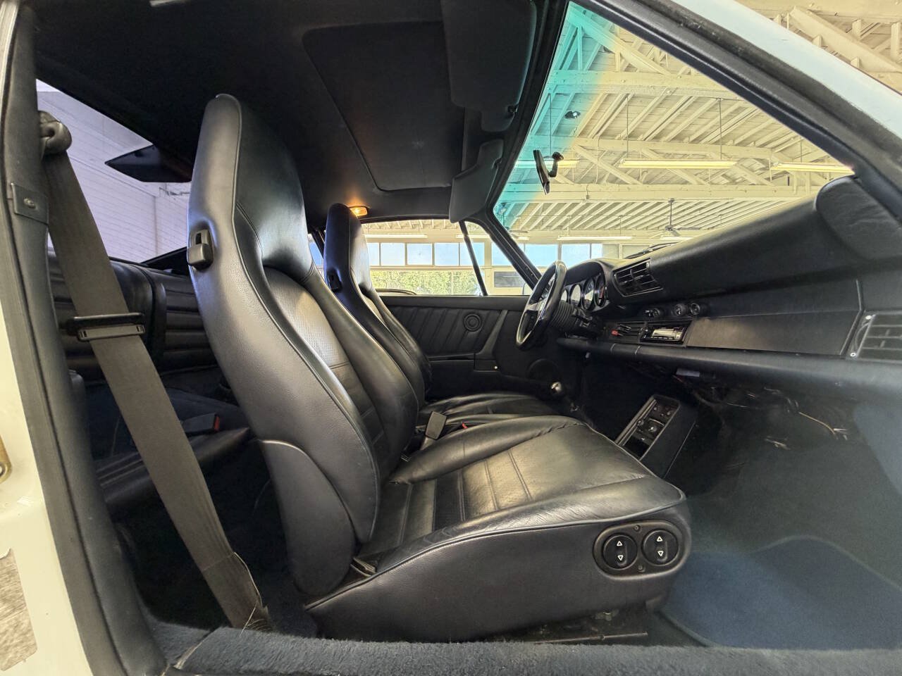 Used 1988 Porsche 911 Carrera RWD image 27