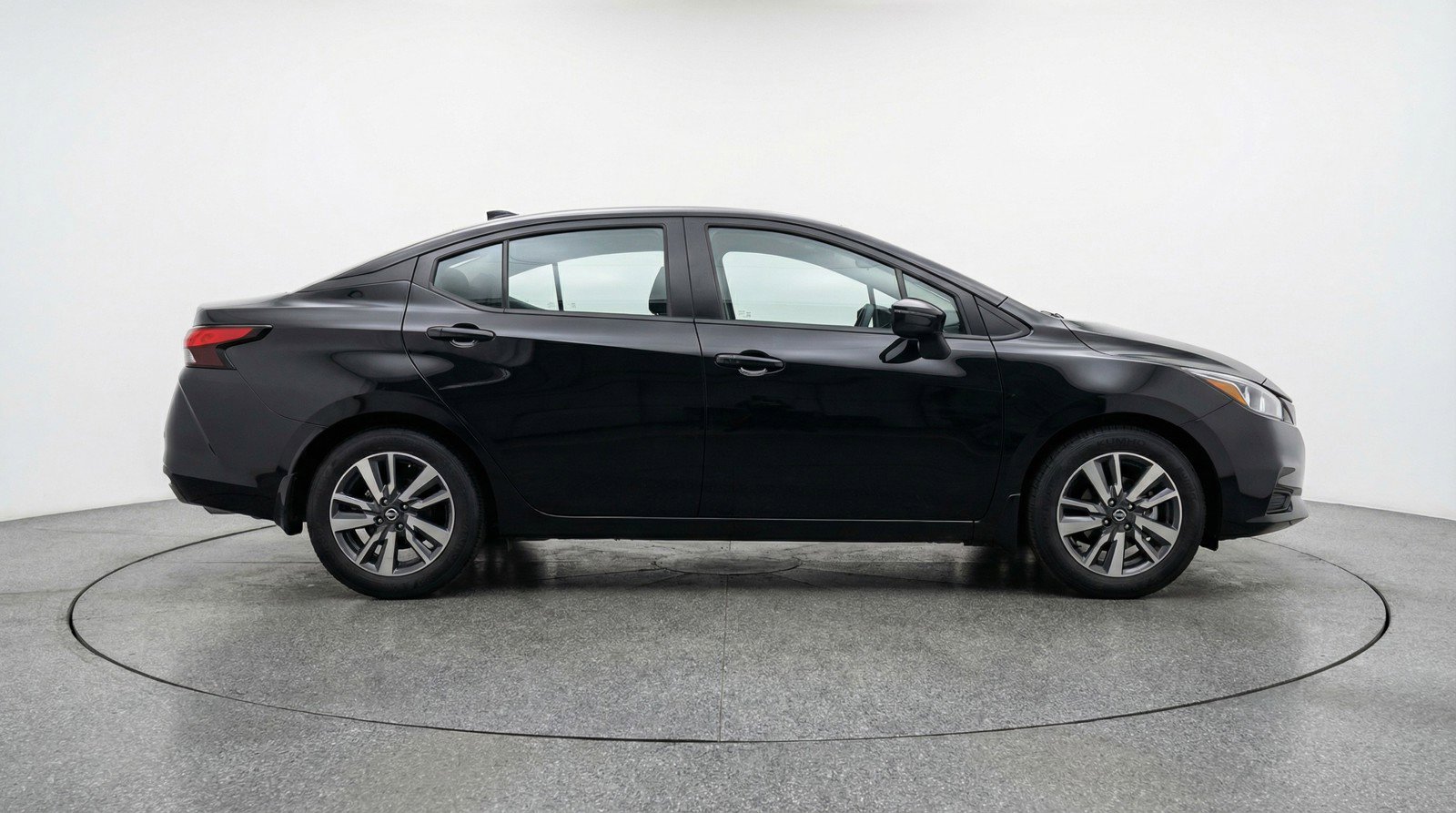 Used 2025 Nissan Versa SV image 11