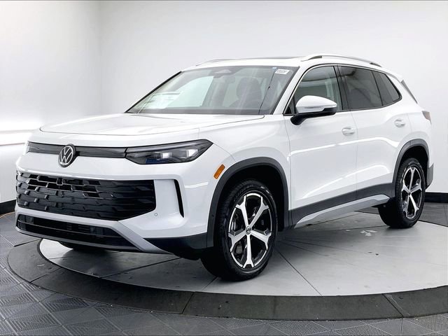 New 2026 Volkswagen Tiguan SE image 2