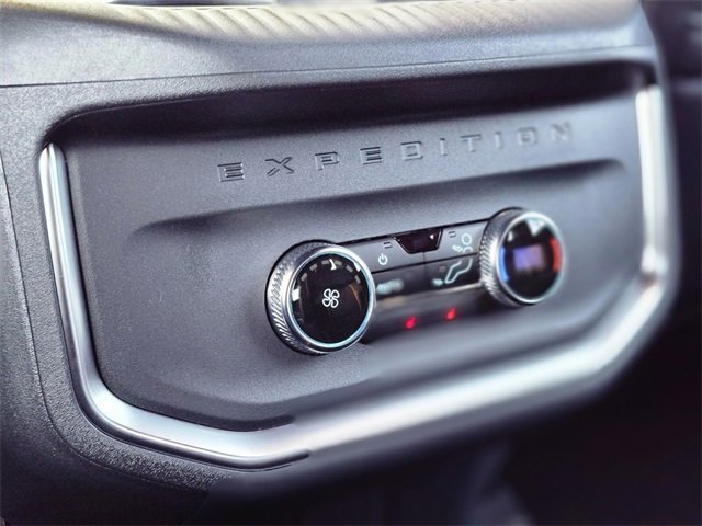 New 2025 Ford Expedition Platinum w/ Stealth Performance Package image 16