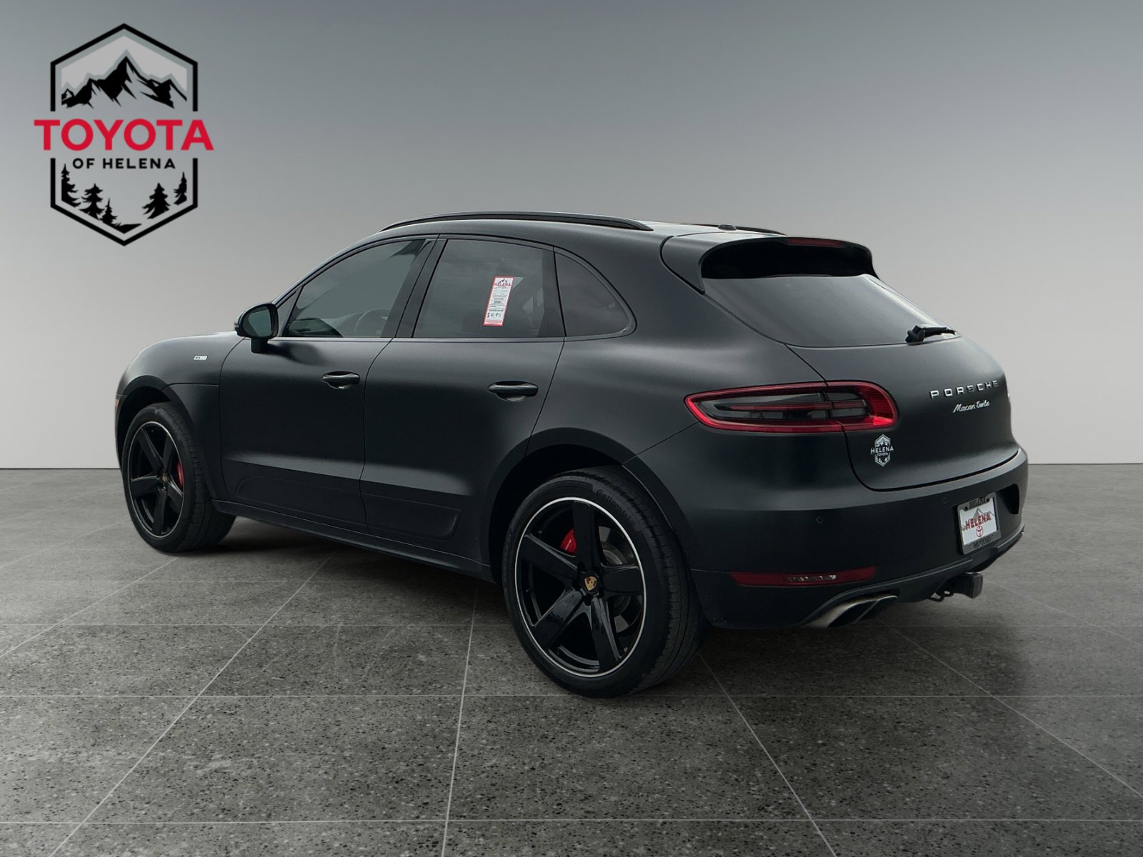 Used 2017 Porsche Macan Turbo AWD/4WD image 3
