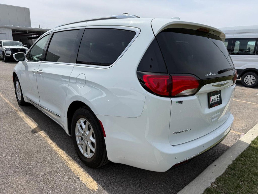 Used 2020 Chrysler Pacifica Touring-L video 3