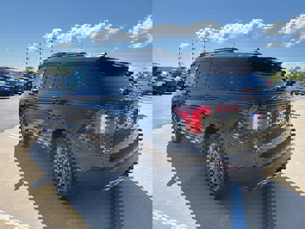 New 2025 Ford Explorer Active w/ Active Comfort Package image 3