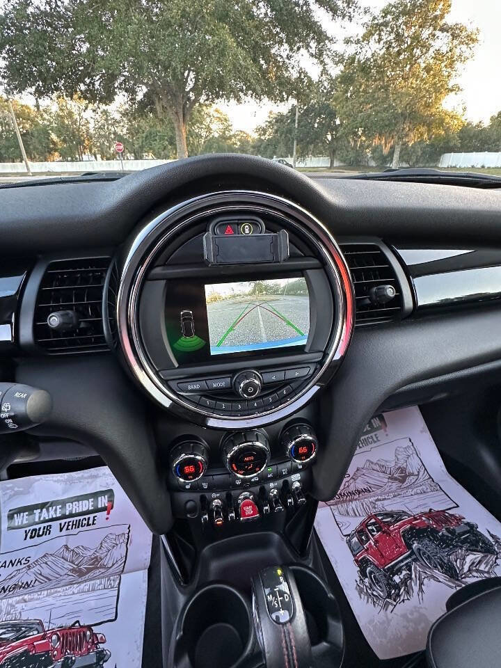 Used 2019 MINI Cooper S w/ Premium Package image 15