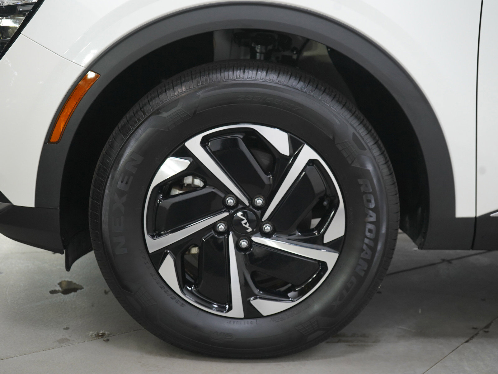 Used 2023 Kia Sportage LX image 27