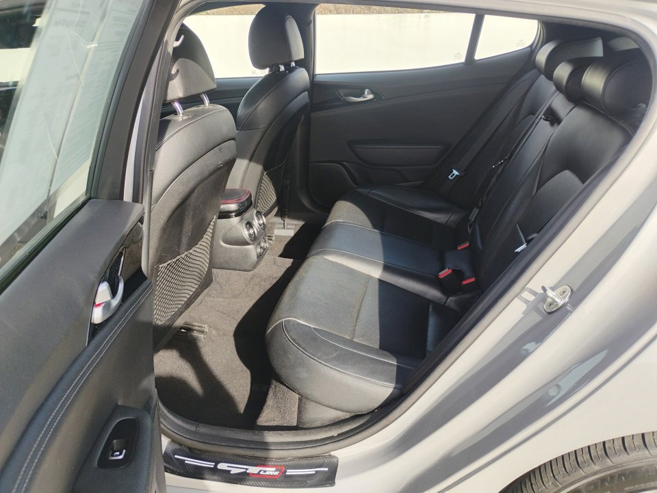 Used 2022 Kia Stinger GT-Line image 33