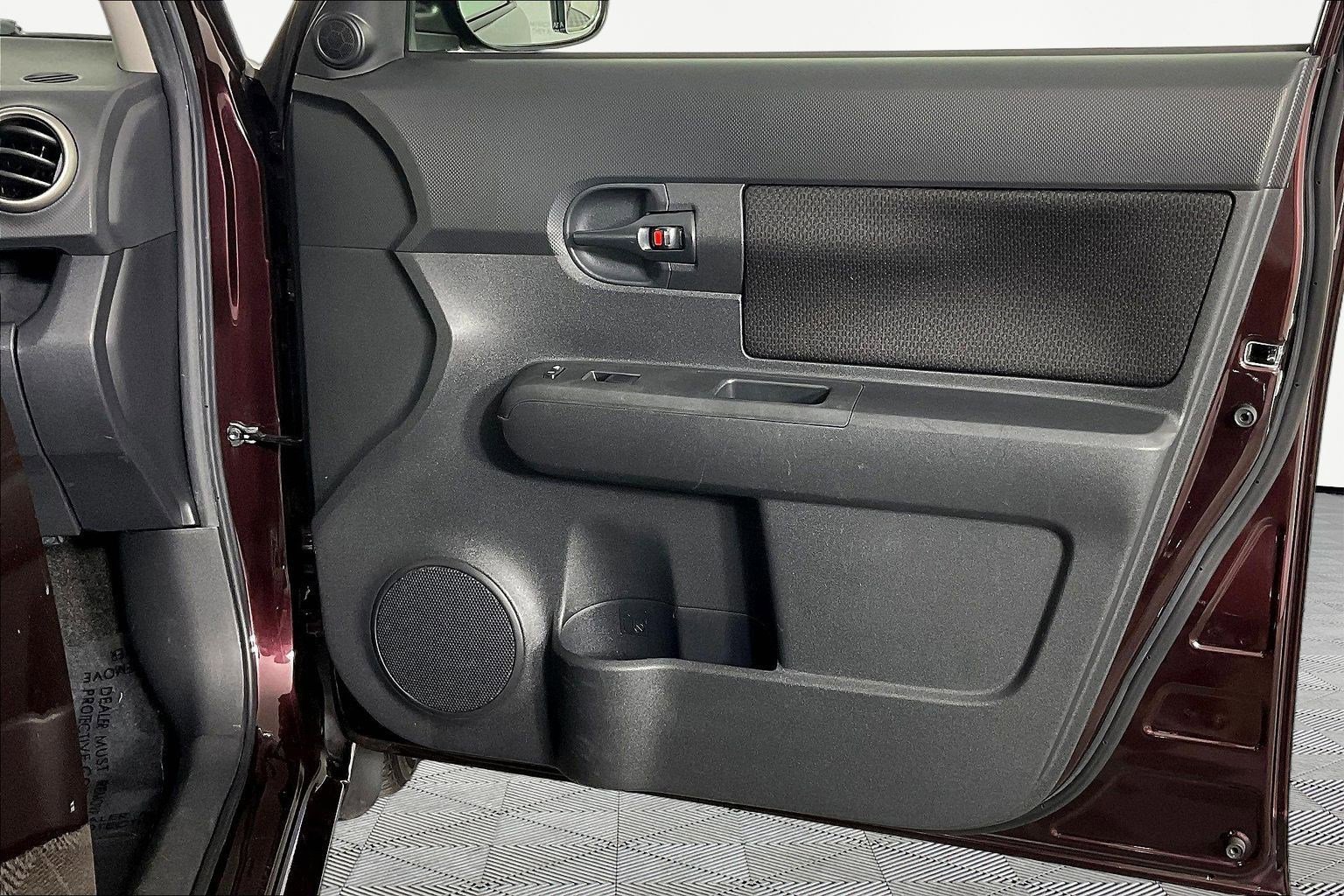 Used 2008 Scion xB FWD image 26