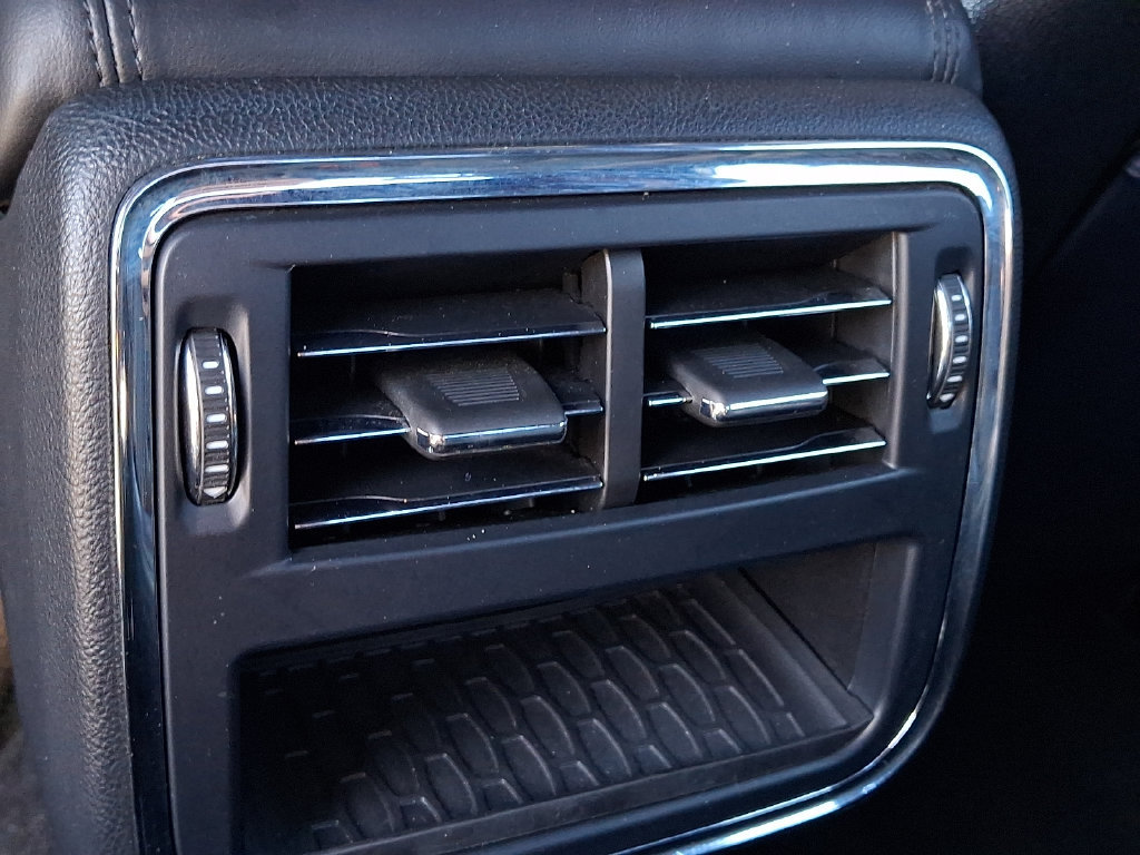 Used 2019 Lincoln Continental Premiere AWD/4WD image 14