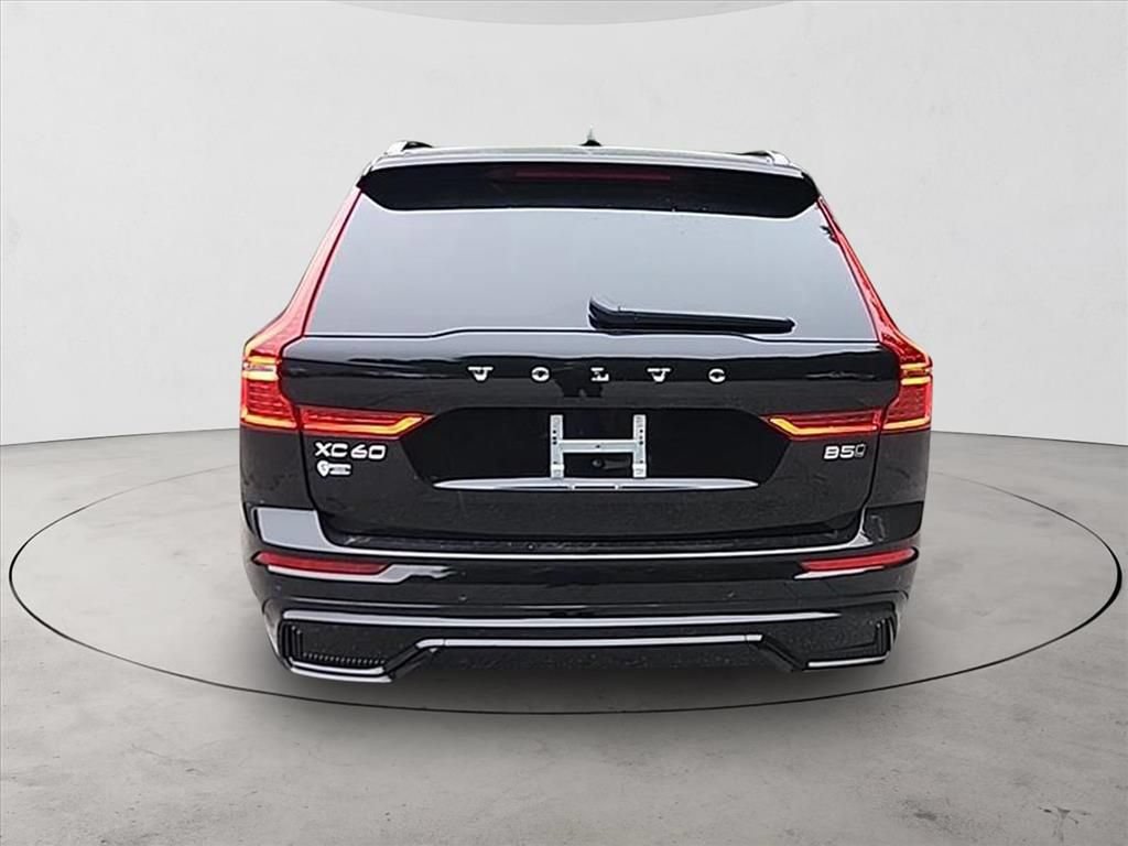 Certified 2025 Volvo XC60 B5 Plus w/ Climate Package AWD/4WD image 4