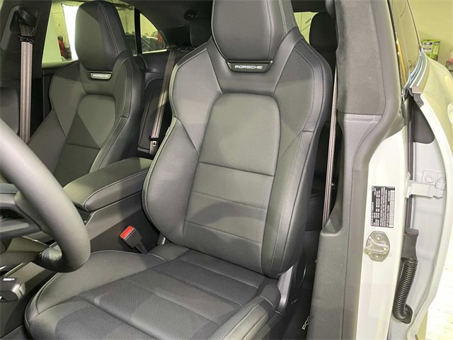 New 2025 Porsche Macan Turbo Electric image 5