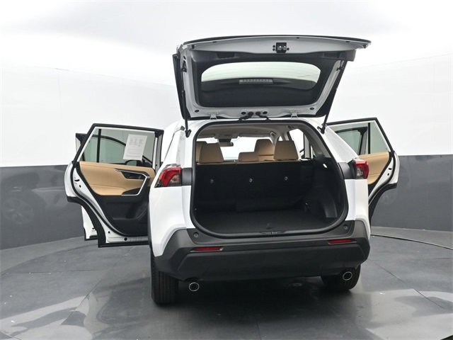 Used 2025 Toyota RAV4 LE image 34