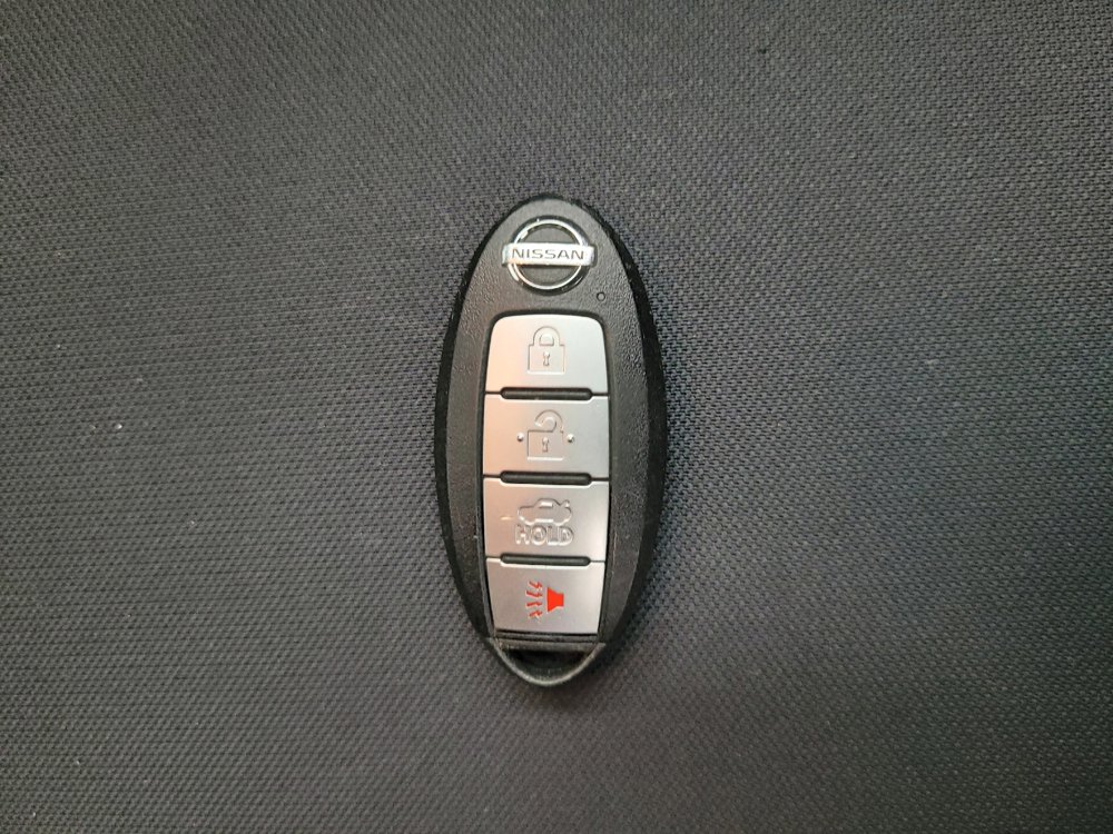 Used 2021 Nissan Versa SV FWD image 32