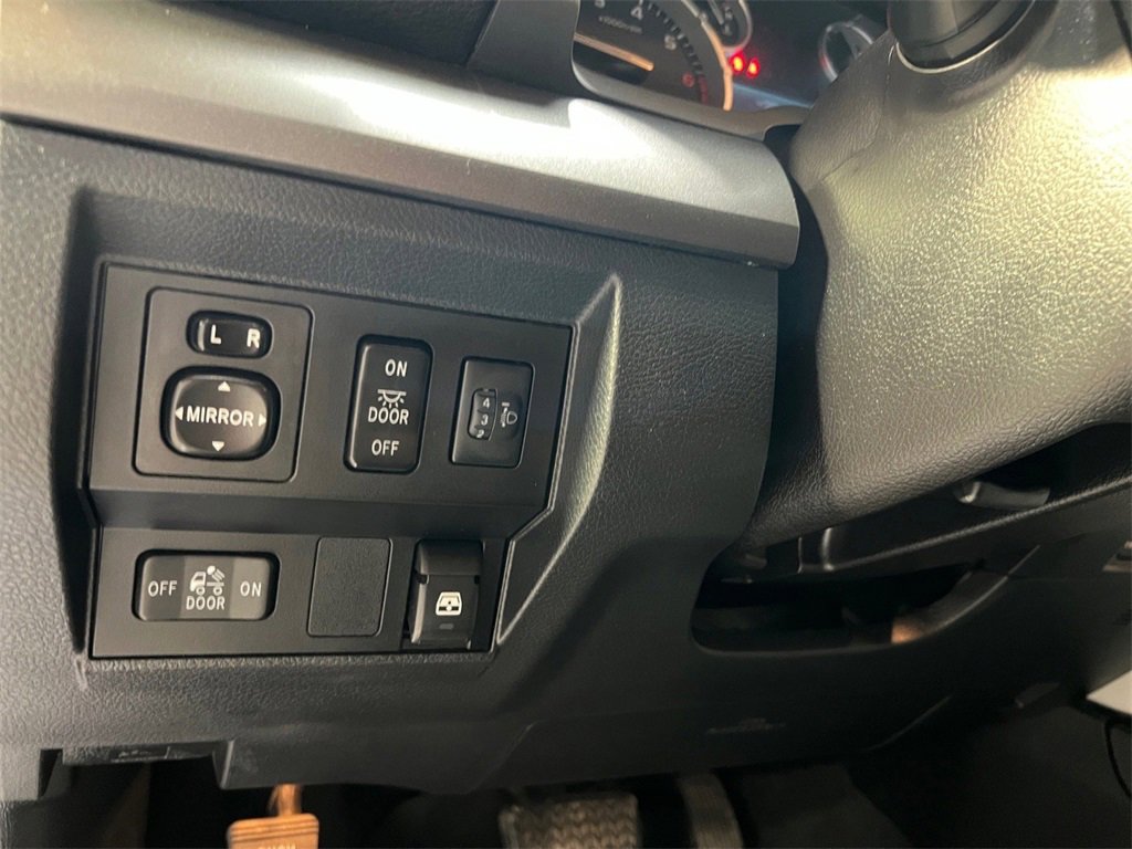 Used 2016 Toyota Tundra SR5 image 38