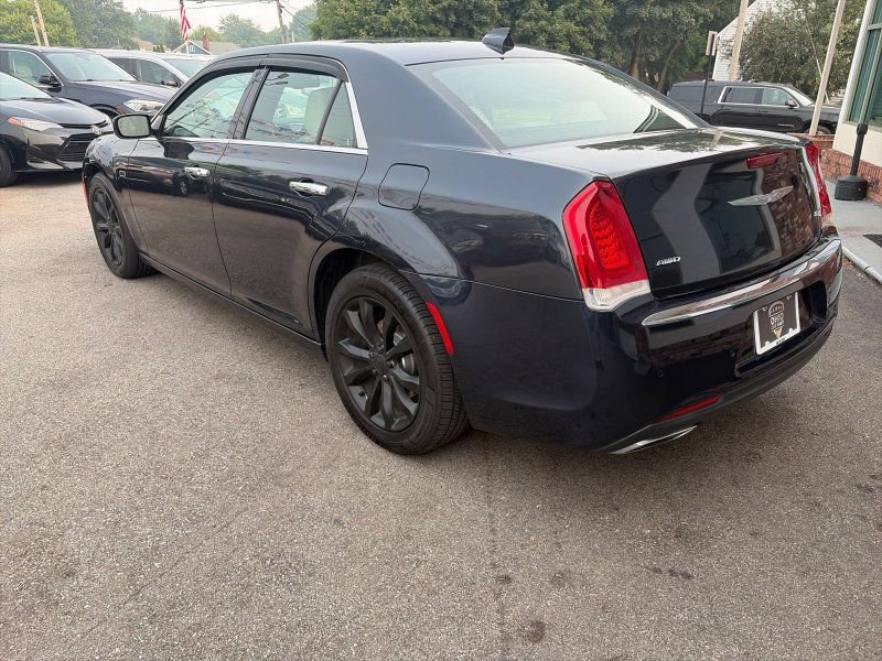 Used 2017 Chrysler 300 C w/ Safetytec Plus Group AWD/4WD image 7