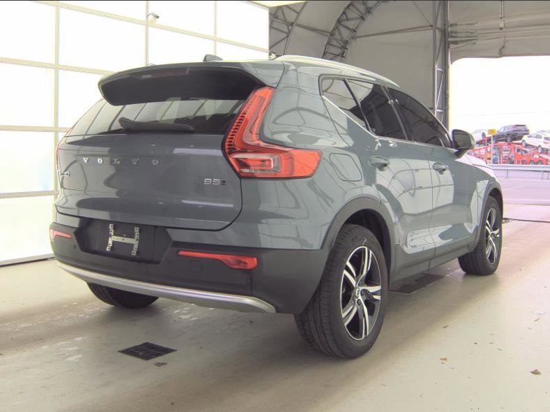 Used 2023 Volvo XC40 B5 Plus w/ Climate Package image 2