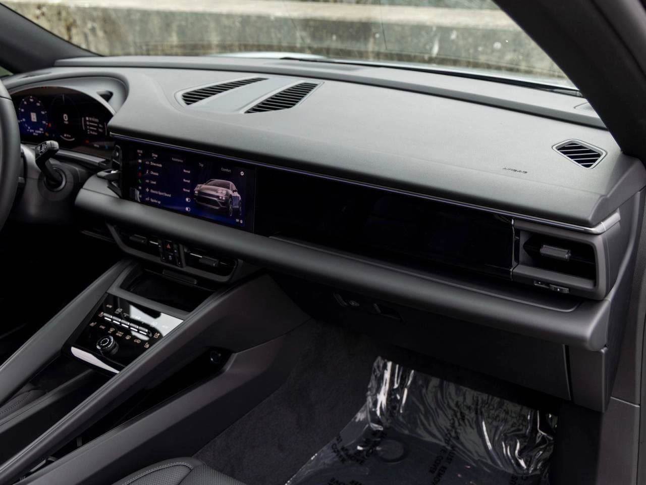 New 2025 Porsche Macan Electric image 96