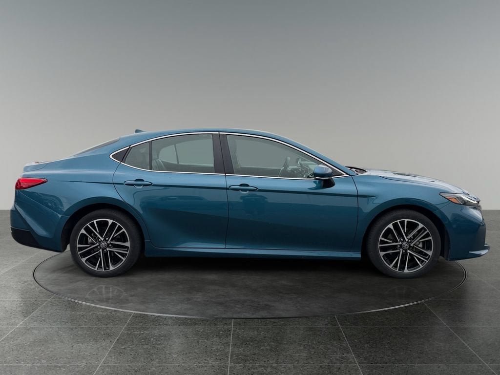 Used 2025 Toyota Camry XLE FWD image 10