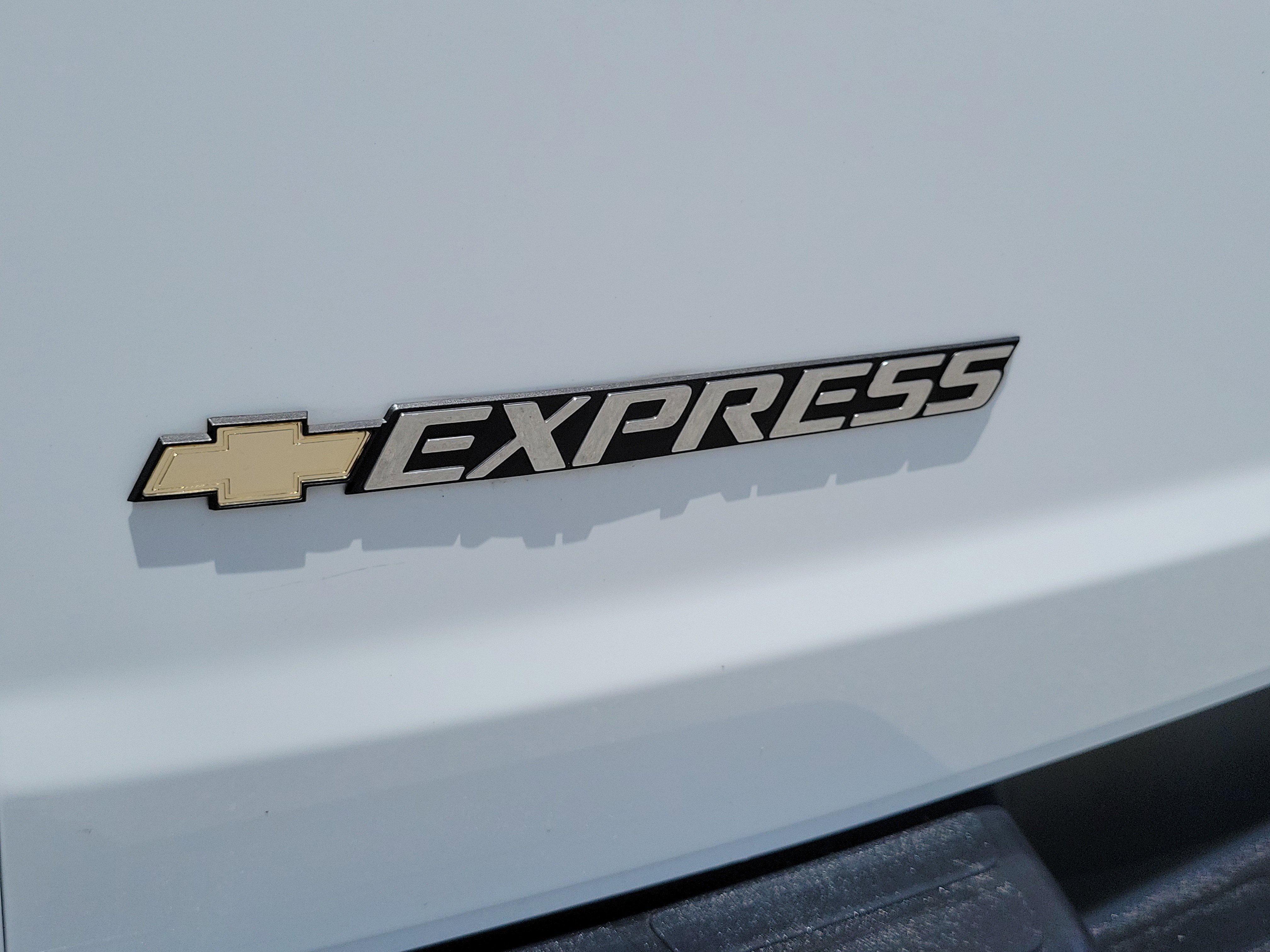 Used 2025 Chevrolet Express 3500 LT w/ LT Preferred Equipment Group RWD image 28