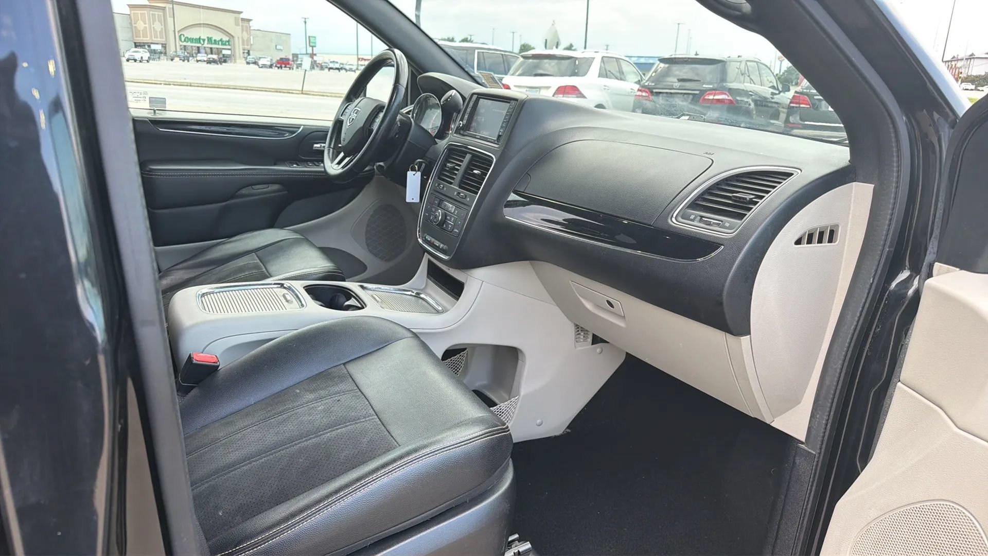 Used 2019 Dodge Grand Caravan SXT w/ Driver Convenience Group FWD image 85